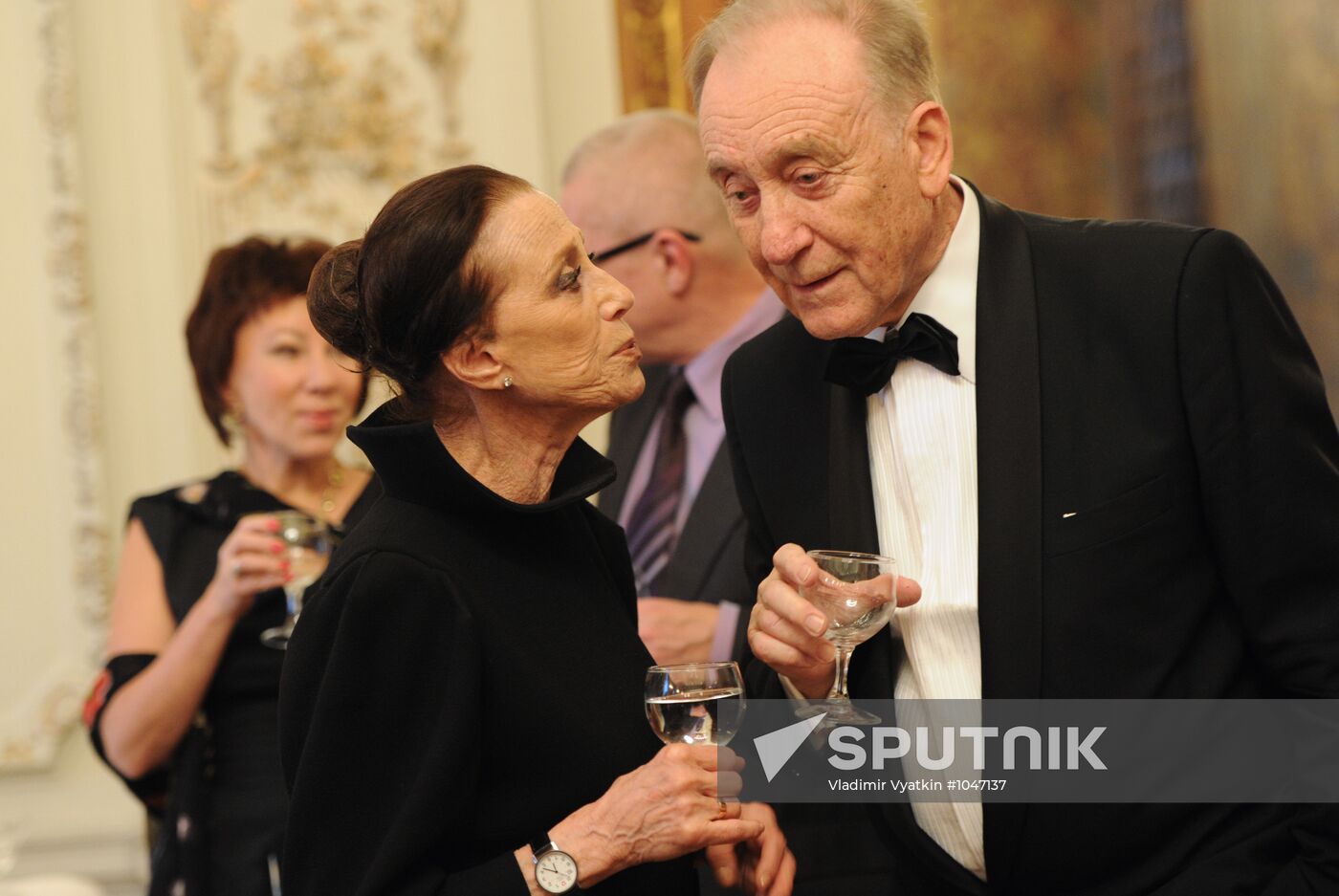 Order of Legion of Honor presented to Maya Plisetskaya