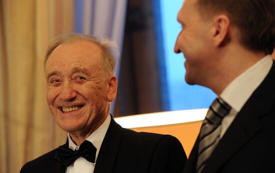 Order of Legion of Honor presented to Maya Plisetskaya