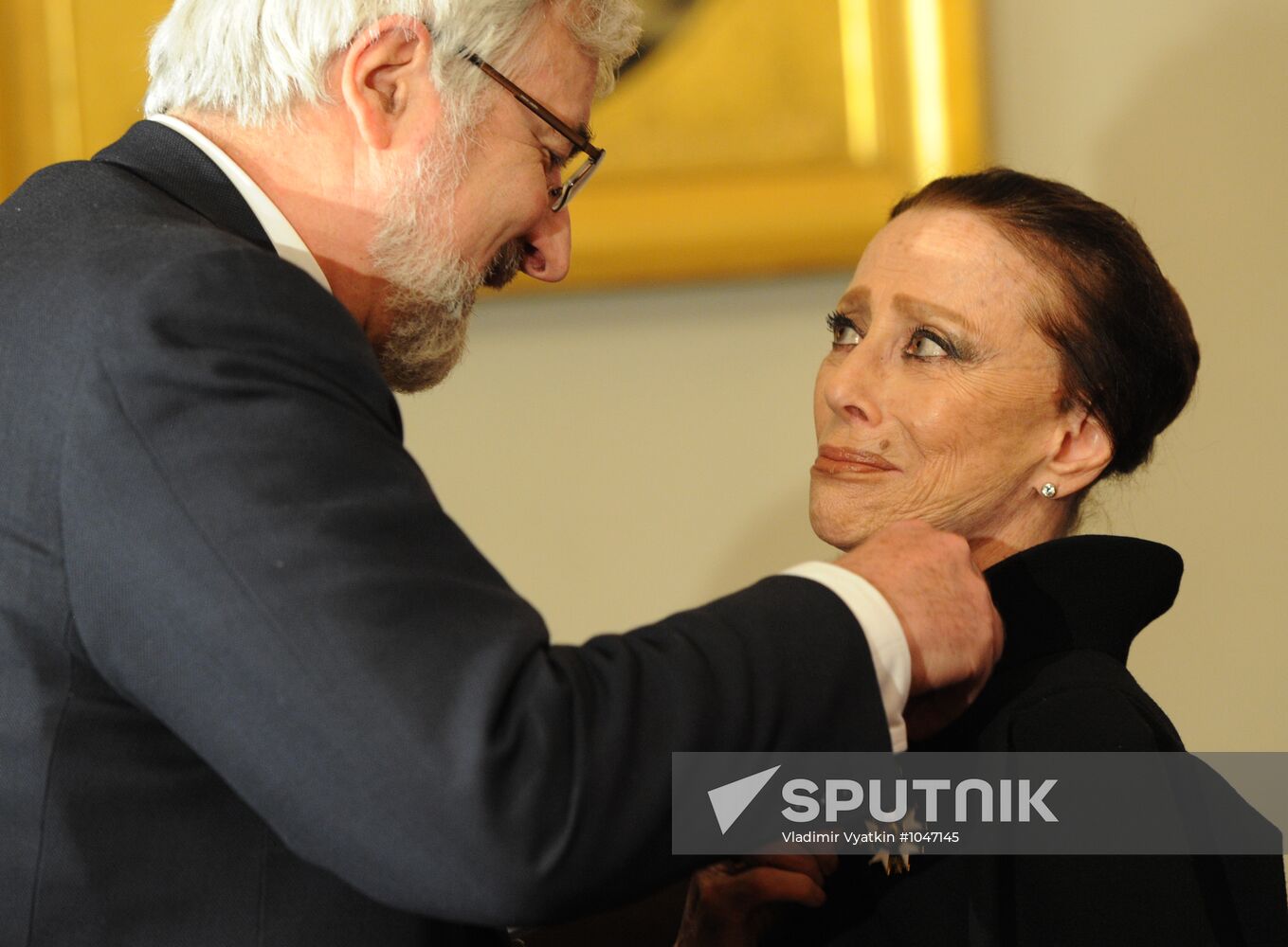 Order of Legion of Honor presented to Maya Plisetskaya