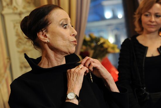 Order of Legion of Honor presented to Maya Plisetskaya