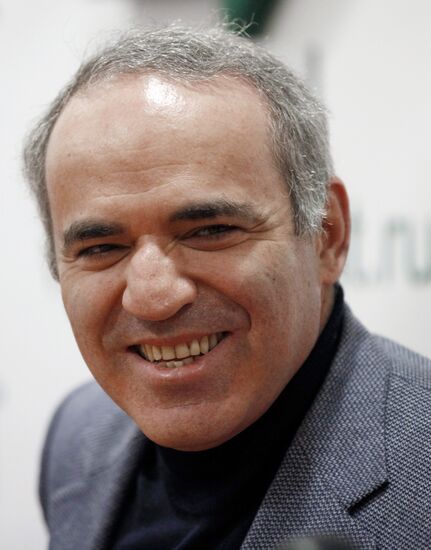 Garry Kasparov  Sputnik Mediabank