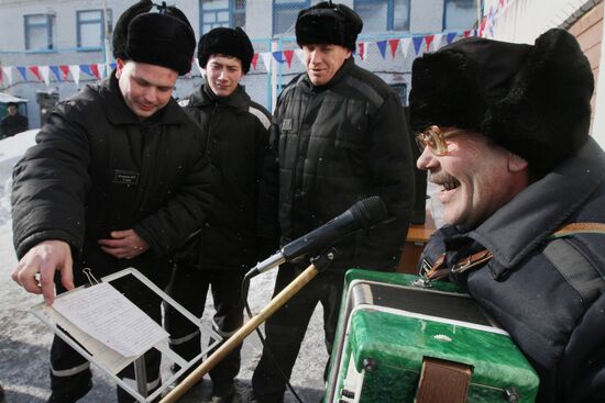 Shiroka Maslenitsa celebration in the colony № 12 in Omsk