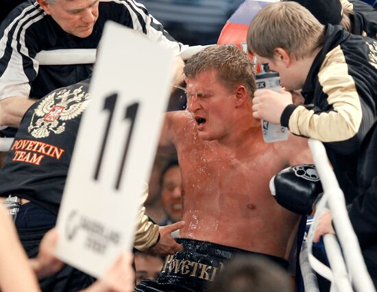 Boxing bout between Alexander Povetkin and Marco Huck