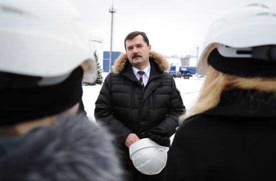 Aircraft fueling and dispensing facility opened