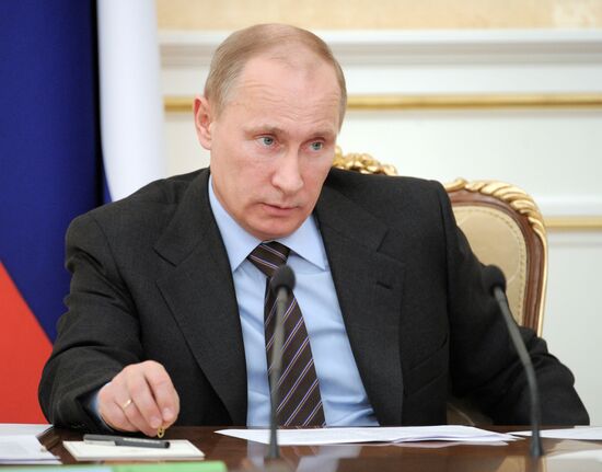 Vladimir Putin conducts Government presidium meeting