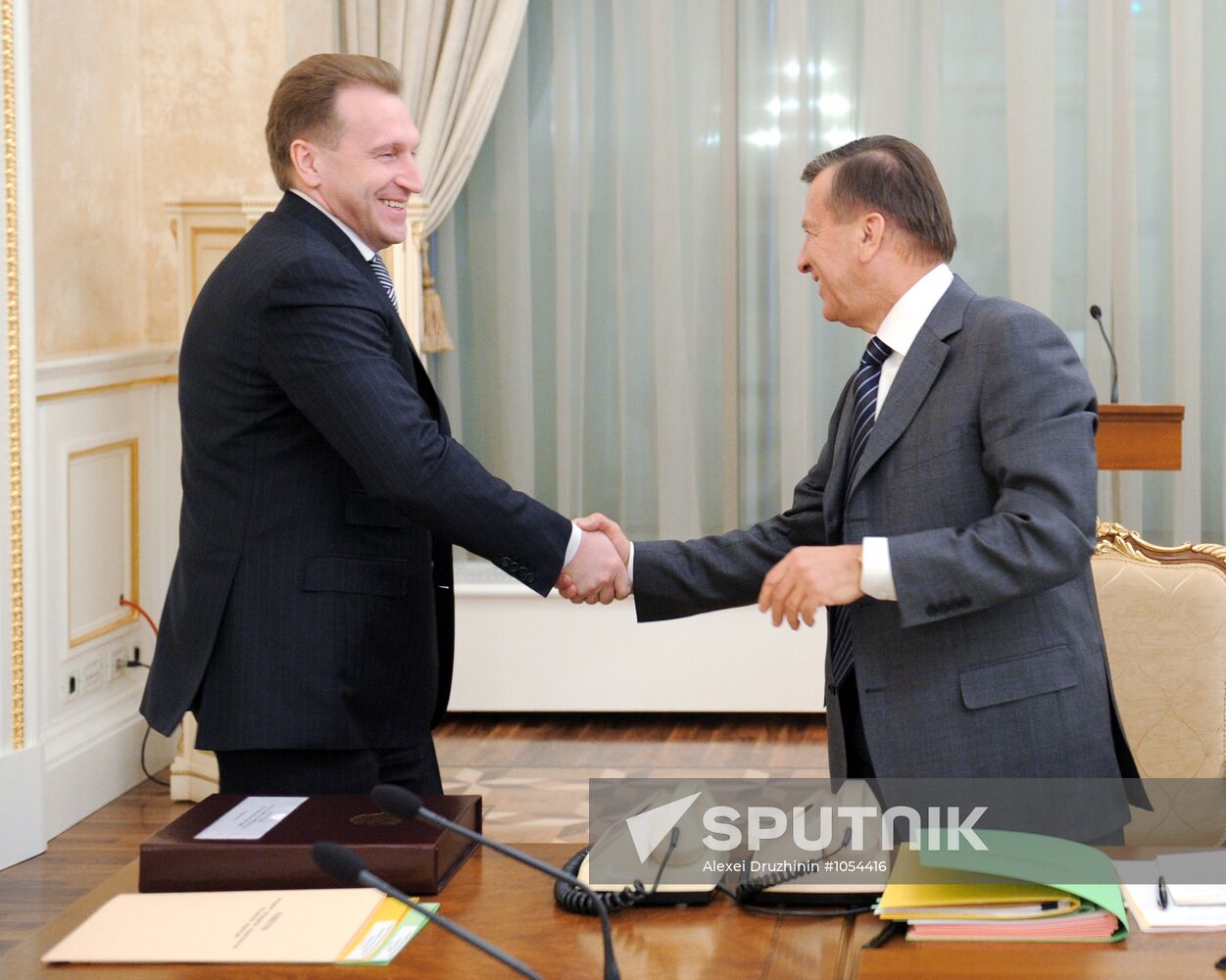 Vladimir Putin conducts Government Presidium meeting