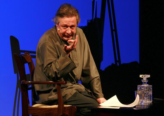The Citizen Poet newsical in London