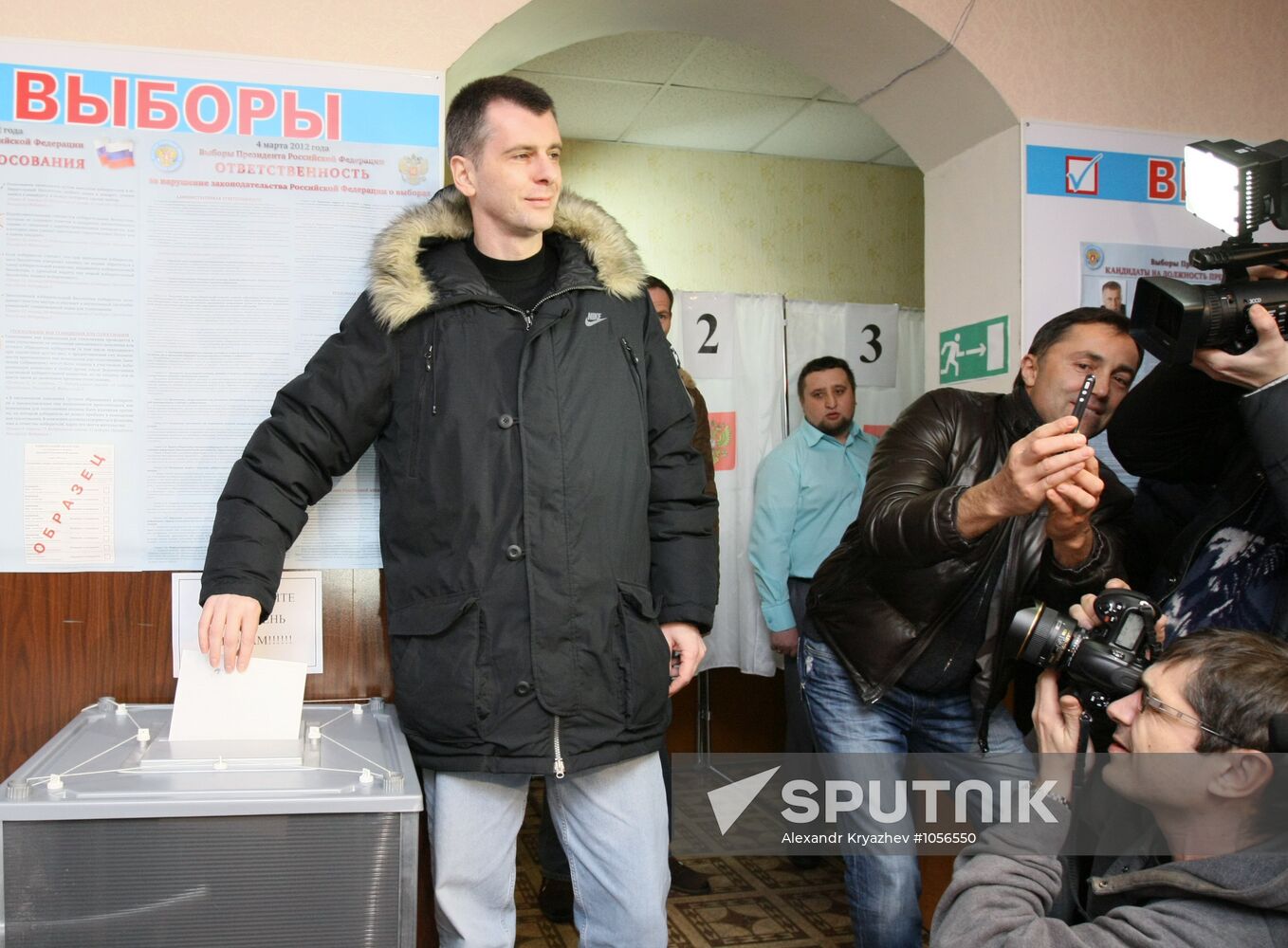 Russian presidential candidate Mikhail Prokhorov votes