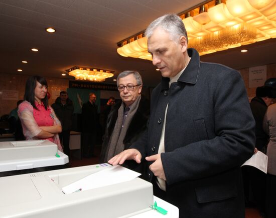 Well-known people vote in the Russian presidential election