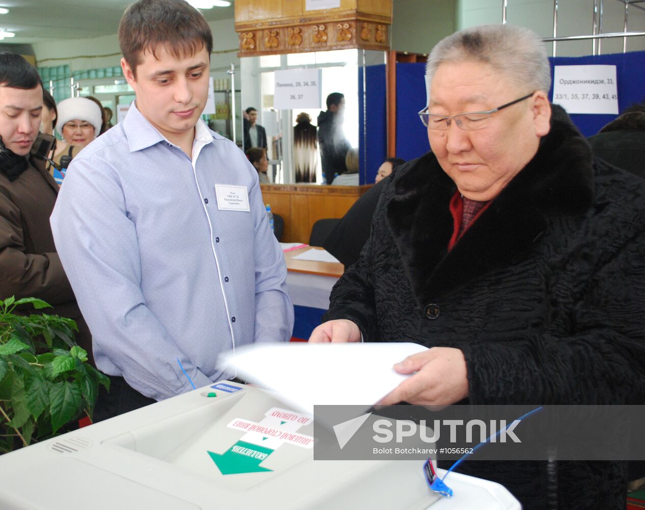 Well-known people vote in the Russian presidential election