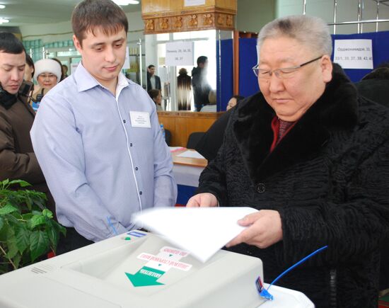 Well-known people vote in the Russian presidential election