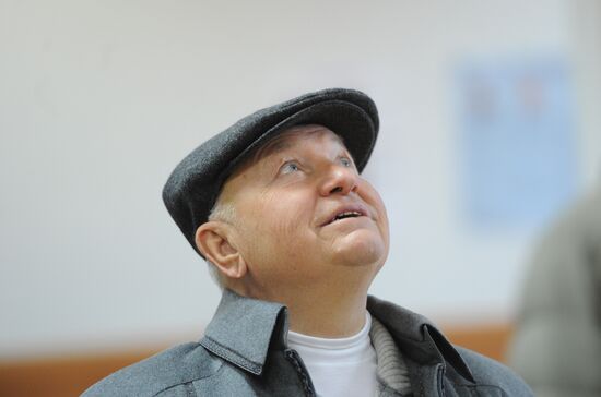 Yury Luzhkov votes in Russian presidential election