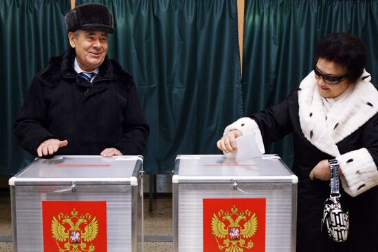 Mintimer Shaimiyev votes in Russian presidential election