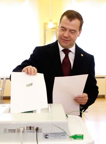 Dmitry Medvedev votes in Russian presidential election