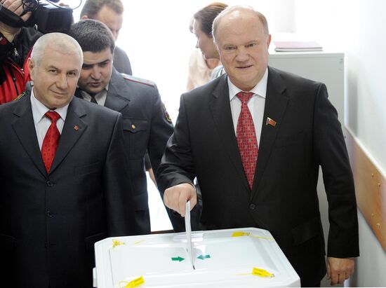 Gennady Zyuganov votes in Russian presidential election