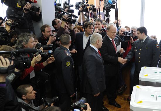 Gennady Zyuganov votes in Russian presidential election