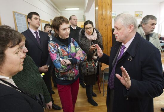 Sergei Mironov votes in Russian presidential election