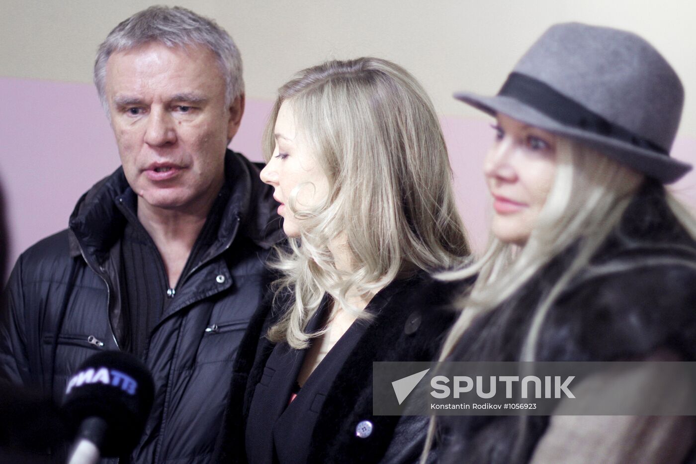 Famous people vote at presidential election in Russia