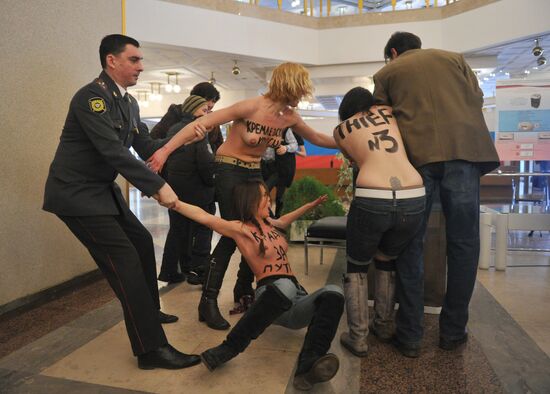 FEMEN movement activists stage campaign in Moscow