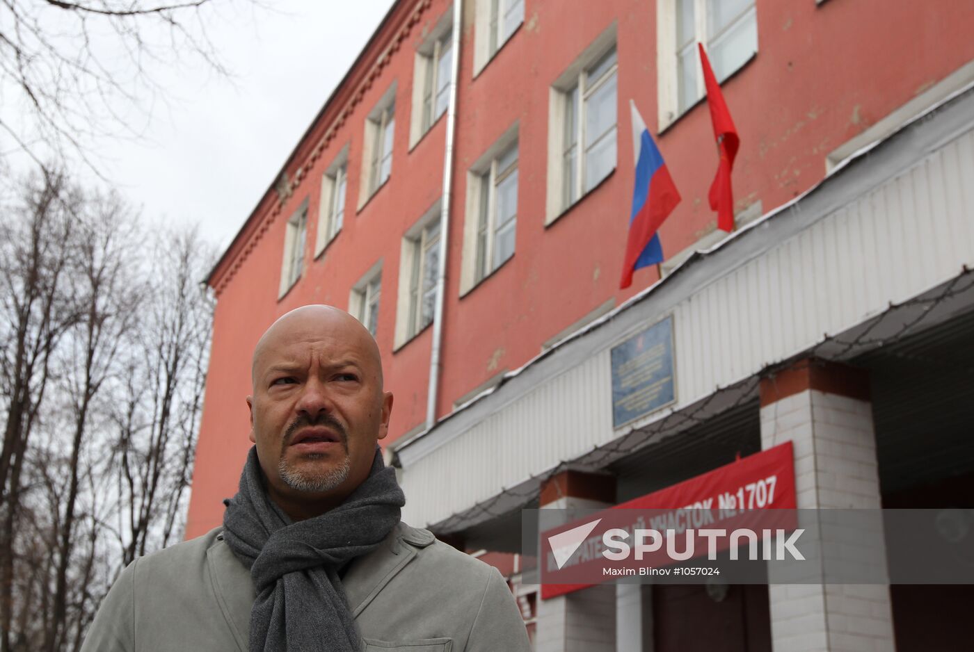 Filmmaker Fyodor Bondarchuk votes in presidential election