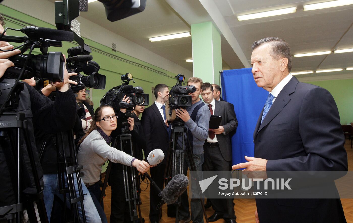 Viktor Zubkov votes in Russian presidential election