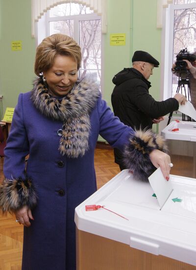 Valentina Matviyenko votes in Russian presidential election