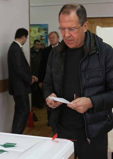 Sergei Lavrov votes in Russian presidential election