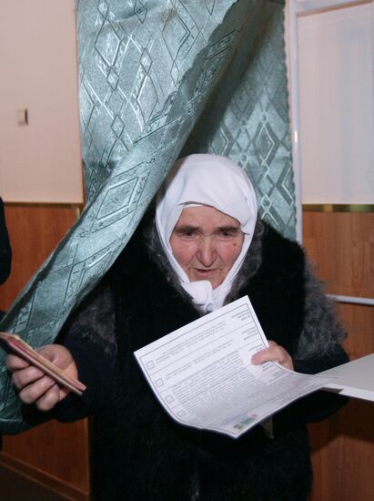 Chechnya votes in Russian presidential election