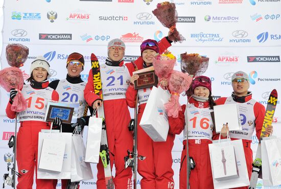 Freestyle Super Continental cup. Women's ski acrobatics