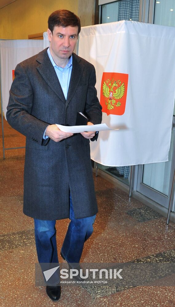 Mikhail Yurevich votes in Russian presidential election