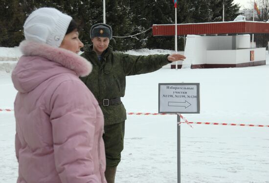 Servicemen vote in presidential election in Moscow Region