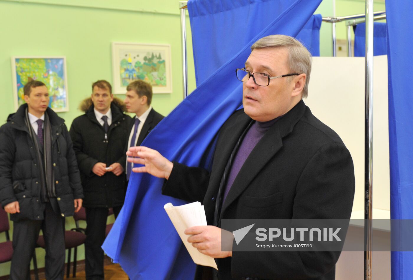 Mikhail Kasyanov votes in Russian presidential election