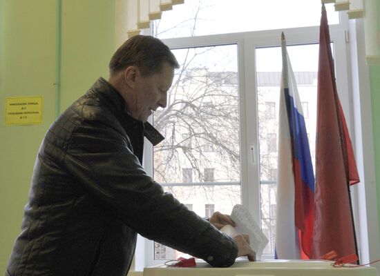 Sergei Ivanov votes in Russian presidential election