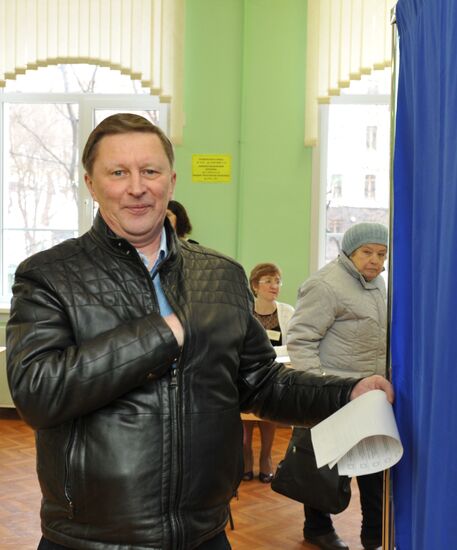 Sergei Ivanov votes in Russian presidential election