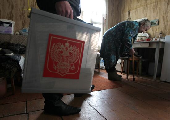 Regions vote in Russian presidential election