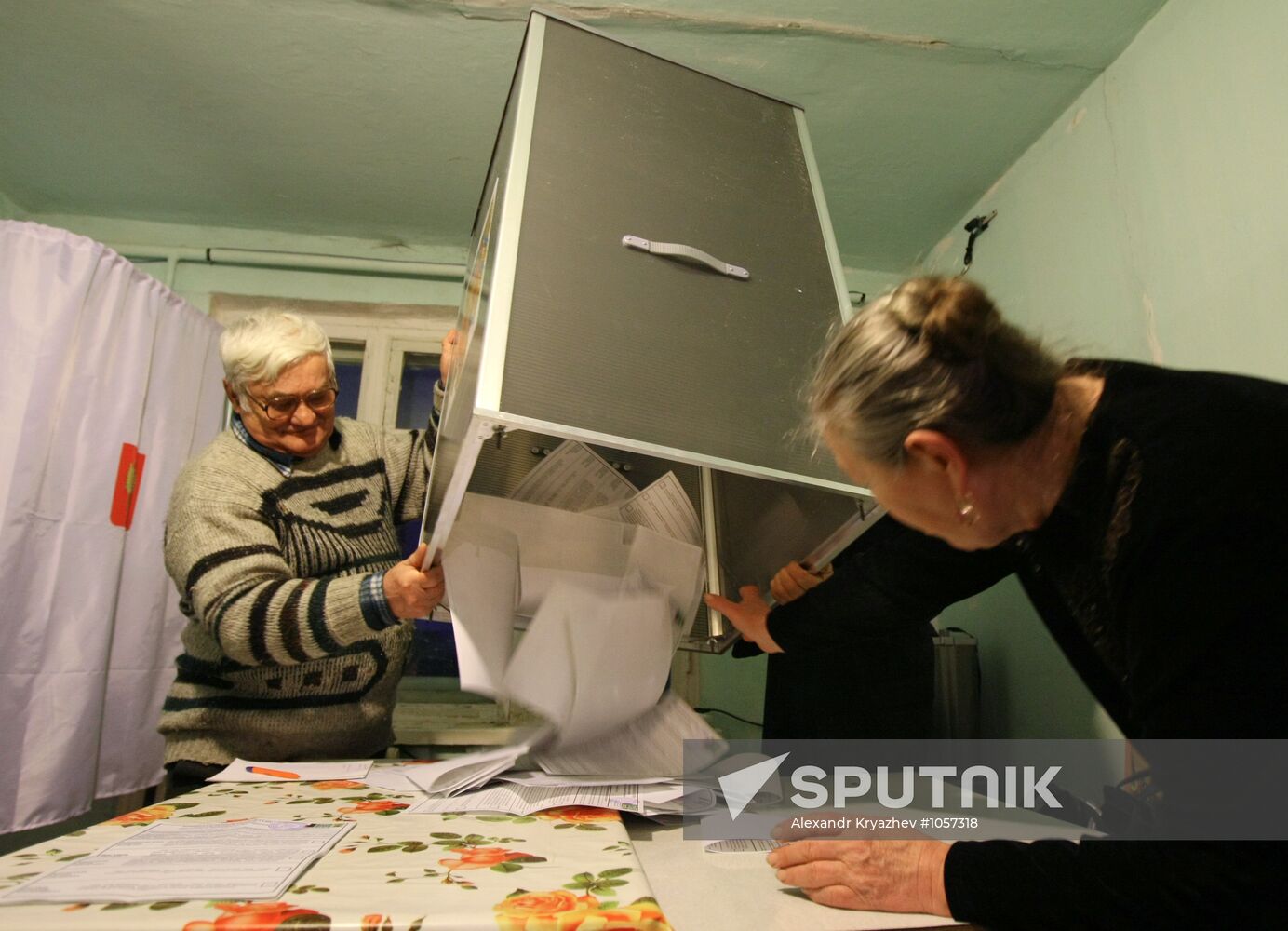 Vote counting at presidential election in Russia