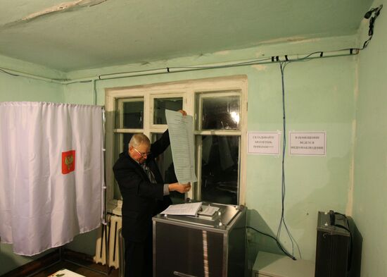 Vote counting at presidential election in Russia