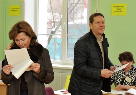 Alexander Zhukov votes in Russian presidential election