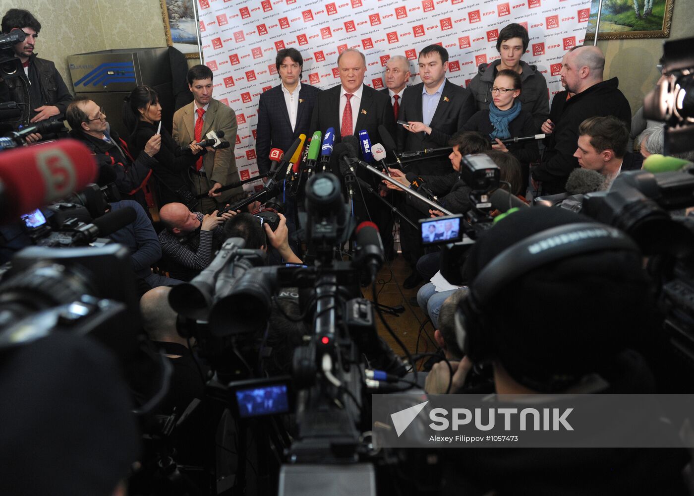 Presidential candidate Gennady Zyuganov at his headquarters