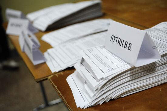 Vote counting at presidential election in Russia