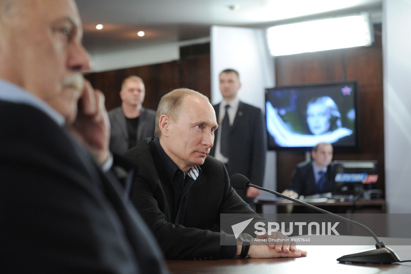 Presidential candidate V. Putin visits his election headquarters