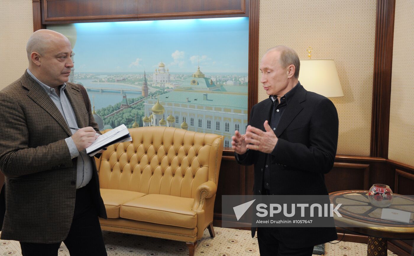 Presidential candidate V. Putin visits his election headquarters