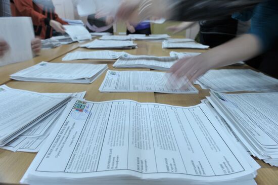 Vote counting at presidential election in Russia