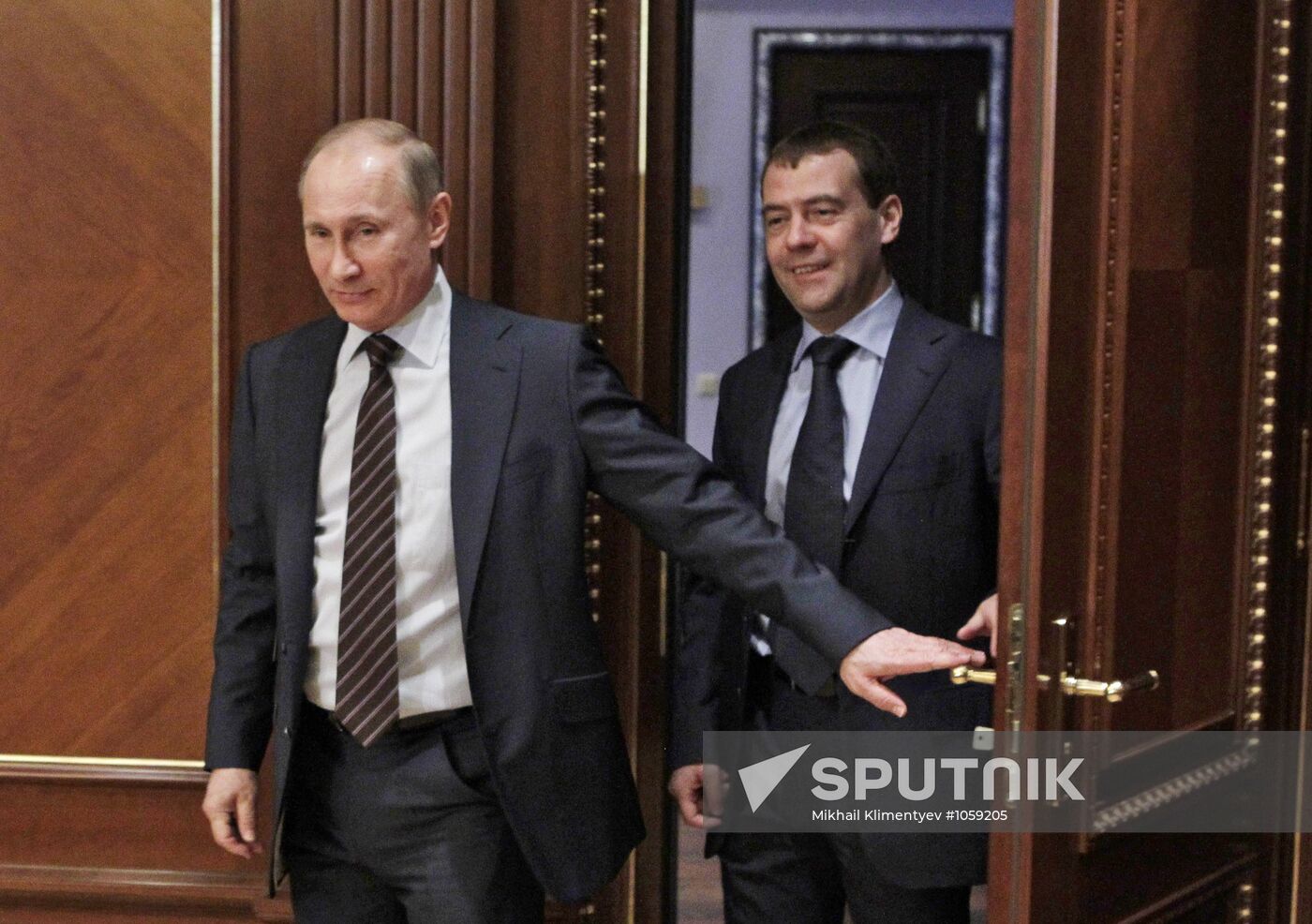 Dmitry Medvedev conducts meeting on economic issues