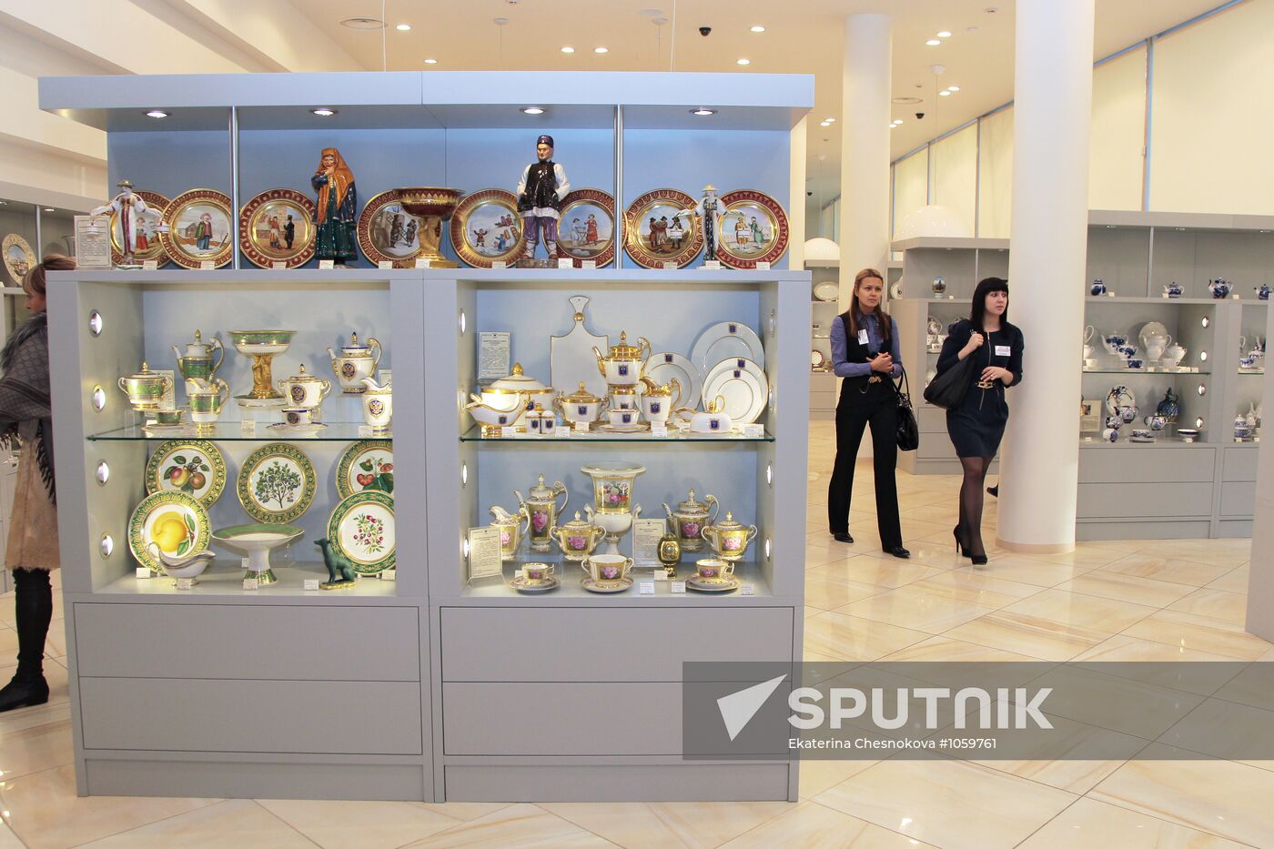 Imperial Porcelain Factory Shop opens in Moscow