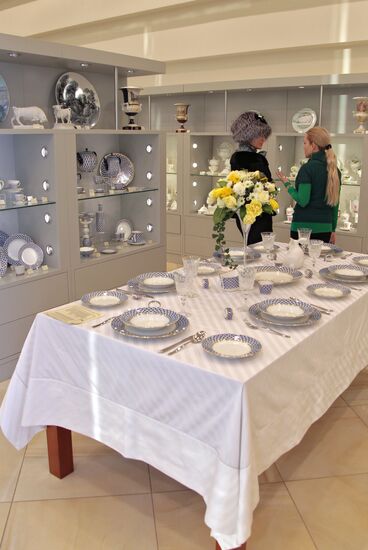 Imperial Porcelain Factory Shop opens in Moscow
