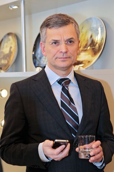 Opening of "Imperial Porcelain" store network
