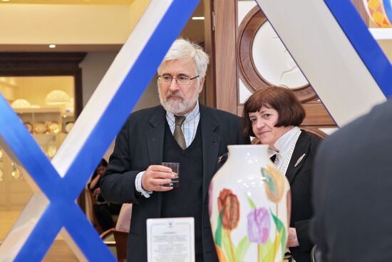 Opening of "Imperial Porcelain" store network