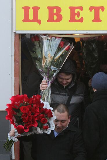 Selling flowers for March 8 holiday