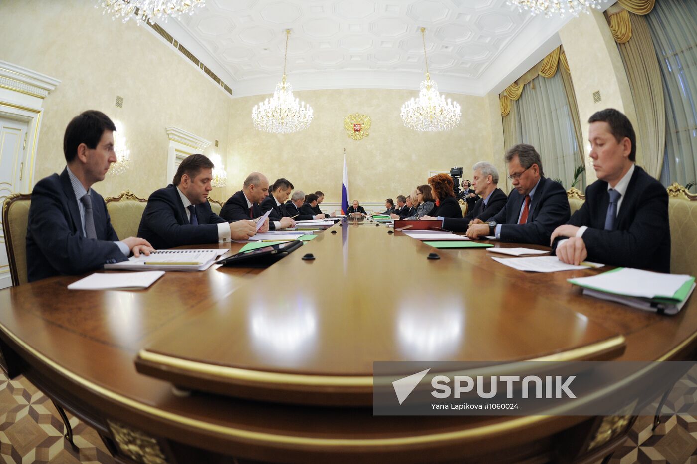 Vladimir Putin chairs meeting of Government Presidium